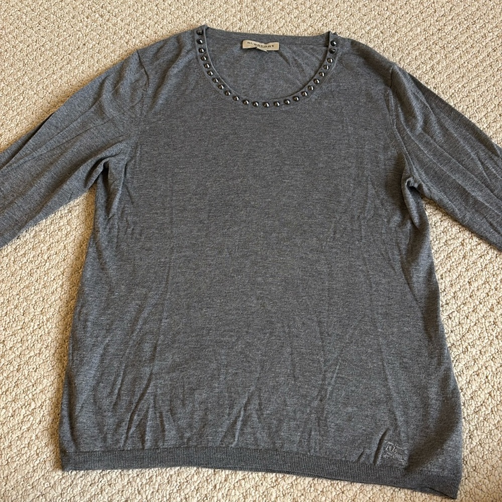 Burberry Wool/Silk gray sweater/top. Size XL